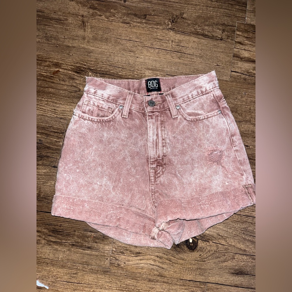 BDG mom high rise pink washed shorts